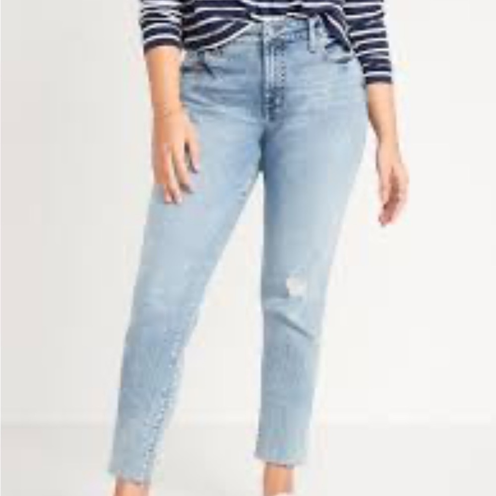 NWT! Old Navy Curvy OG Straight Distressed Ankle Crop Jeans 0